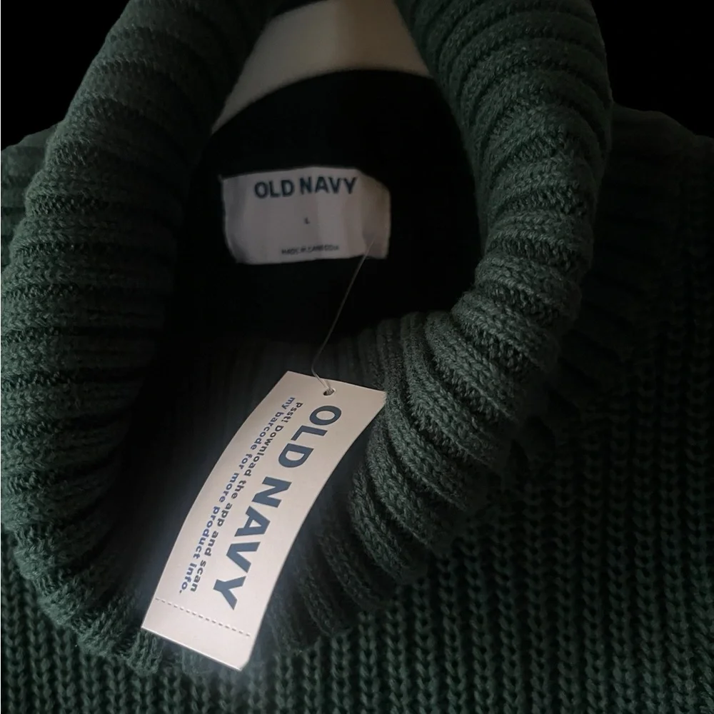 Brand new size large Old Navy hunter green knit sweater with tags - Picture 3 of 6